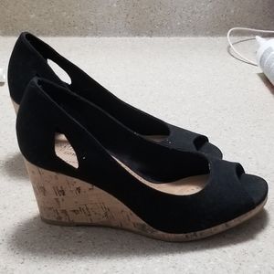Dexflex  wedges open toe 6.5 womens